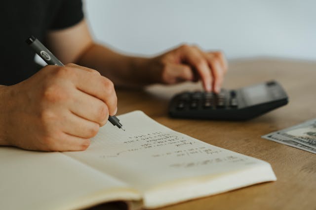 Finanzielle Vorteile durch Outsourcing: So optimieren Unternehmen ihre Buchhaltung